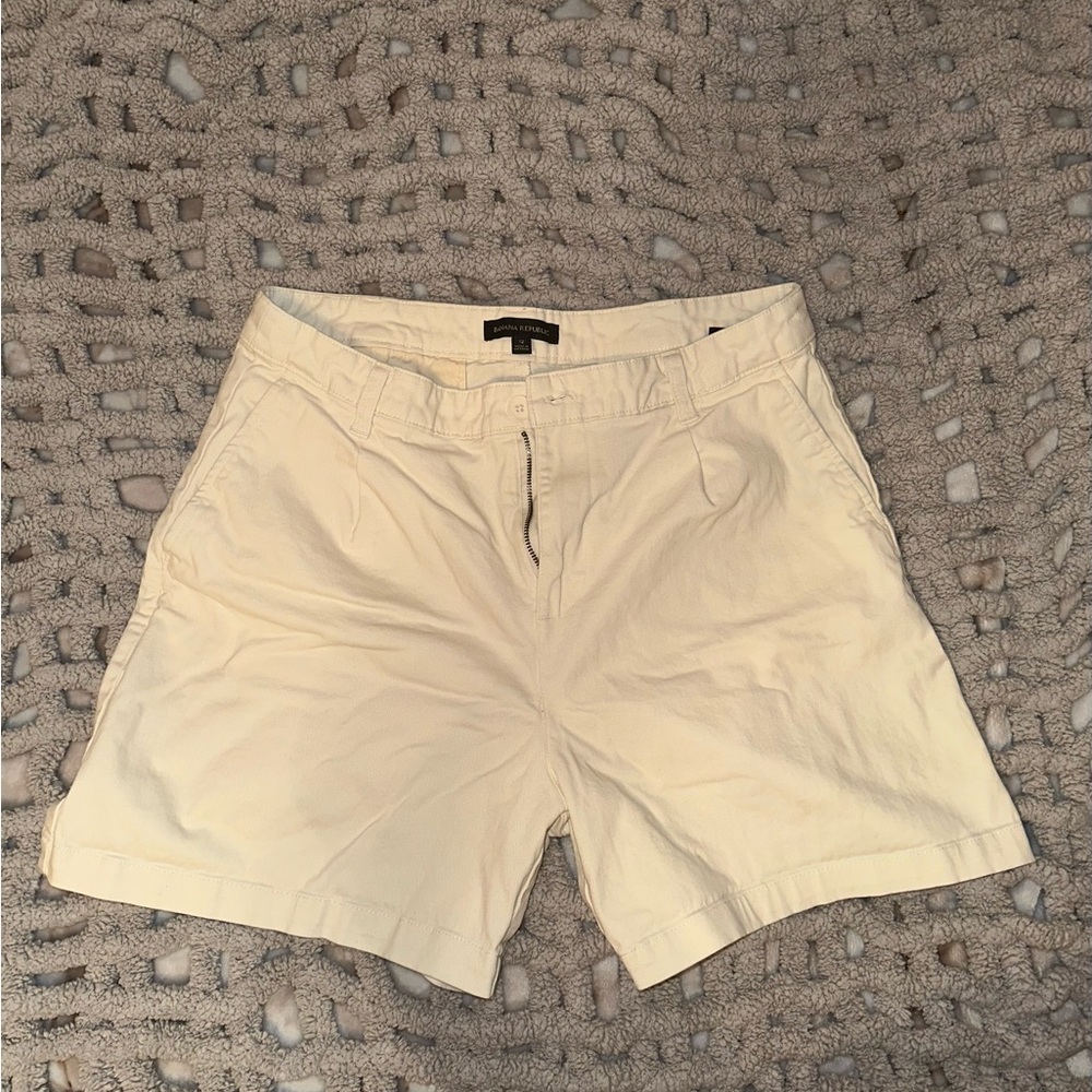 Banana Republic Women's Tan Flat Front Shorts Size 12